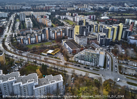 19.11.2021 - Marx-Zentrum, Studentenwohnheim und Wohnanlage Karl-Marx-Ring 52-62 und KMR 53-57c