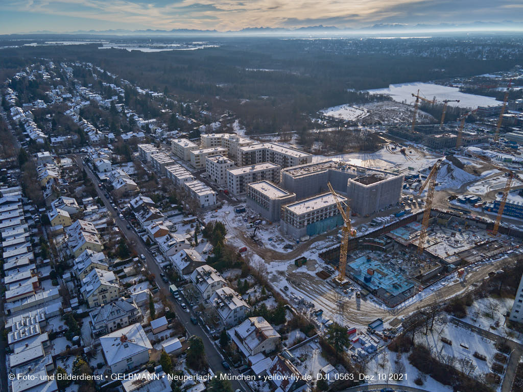 10.12.2021 -Das Alexisquartier mit Schnee im Dezember 2021 in Neuperlach