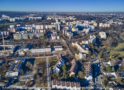 14.01.2022 - Marx-Zentrum, Studentenwohnheim und Wohnanlage Karl-Marx-Ring 52-62 und KMR 53-57c