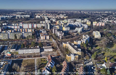 14.01.2022 - Marx-Zentrum, Studentenwohnheim und Wohnanlage Karl-Marx-Ring 52-62 und KMR 53-57c