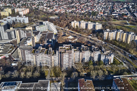 14.01.2022 - Marx-Zentrum, Studentenwohnheim und Wohnanlage Karl-Marx-Ring 52-62 und KMR 53-57c