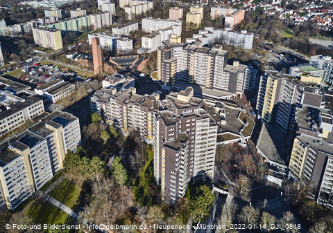 14.01.2022 - Marx-Zentrum, Studentenwohnheim und Wohnanlage Karl-Marx-Ring 52-62 und KMR 53-57c