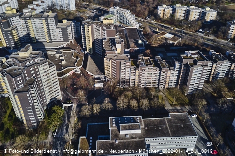 14.01.2022 - Marx-Zentrum, Studentenwohnheim und Wohnanlage Karl-Marx-Ring 52-62 und KMR 53-57c