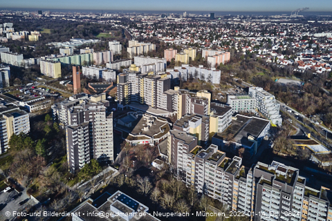 14.01.2022 - Marx-Zentrum, Studentenwohnheim und Wohnanlage Karl-Marx-Ring 52-62 und KMR 53-57c