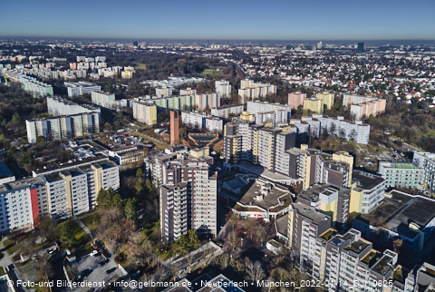 14.01.2022 - Marx-Zentrum, Studentenwohnheim und Wohnanlage Karl-Marx-Ring 52-62 und KMR 53-57c