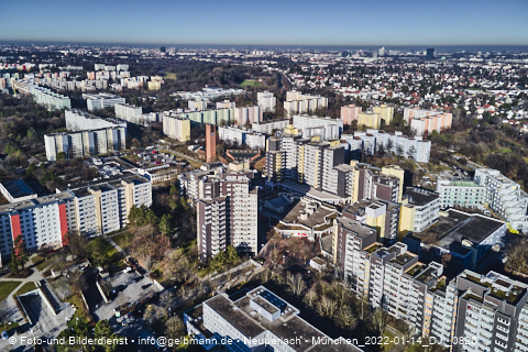 14.01.2022 - Marx-Zentrum, Studentenwohnheim und Wohnanlage Karl-Marx-Ring 52-62 und KMR 53-57c