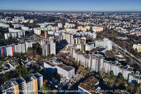 14.01.2022 - Marx-Zentrum, Studentenwohnheim und Wohnanlage Karl-Marx-Ring 52-62 und KMR 53-57c