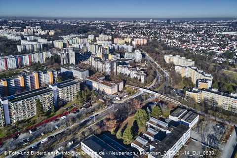 14.01.2022 - Marx-Zentrum, Studentenwohnheim und Wohnanlage Karl-Marx-Ring 52-62 und KMR 53-57c