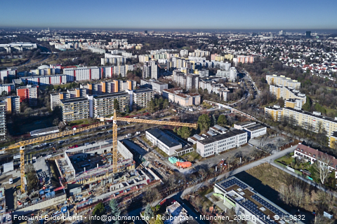 14.01.2022 - Marx-Zentrum, Studentenwohnheim und Wohnanlage Karl-Marx-Ring 52-62 und KMR 53-57c