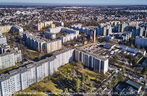 09.02.2022 - Marx-Zentrum, Studentenwohnheim und Wohnanlage Karl-Marx-Ring 52-62 und KMR 53-57c