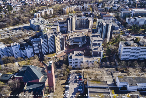 09.02.2022 - Marx-Zentrum, Studentenwohnheim und Wohnanlage Karl-Marx-Ring 52-62 und KMR 53-57c