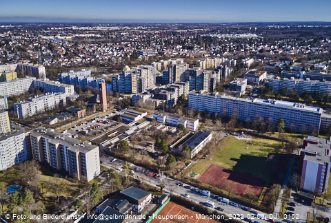 09.02.2022 - Marx-Zentrum, Studentenwohnheim und Wohnanlage Karl-Marx-Ring 52-62 und KMR 53-57c