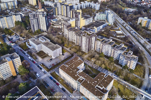 09.02.2022 - Marx-Zentrum, Studentenwohnheim und Wohnanlage Karl-Marx-Ring 52-62 und KMR 53-57c