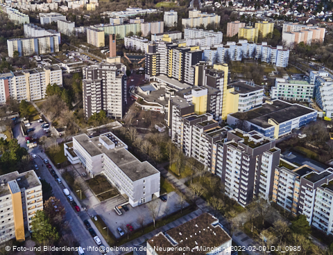 09.02.2022 - Marx-Zentrum, Studentenwohnheim und Wohnanlage Karl-Marx-Ring 52-62 und KMR 53-57c