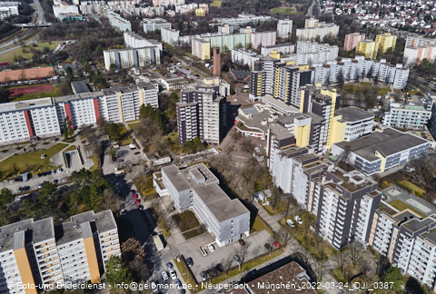 24.03.2022 - Marx-Zentrum, Studentenwohnheim und Wohnanlage Karl-Marx-Ring 52-62 und KMR 53-57c