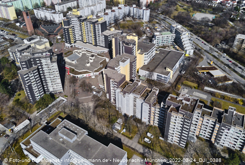 24.03.2022 - Marx-Zentrum, Studentenwohnheim und Wohnanlage Karl-Marx-Ring 52-62 und KMR 53-57c