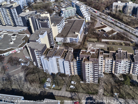 24.03.2022 - Marx-Zentrum, Studentenwohnheim und Wohnanlage Karl-Marx-Ring 52-62 und KMR 53-57c