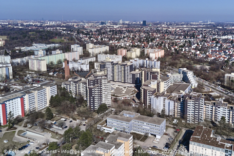24.03.2022 - Marx-Zentrum, Studentenwohnheim und Wohnanlage Karl-Marx-Ring 52-62 und KMR 53-57c