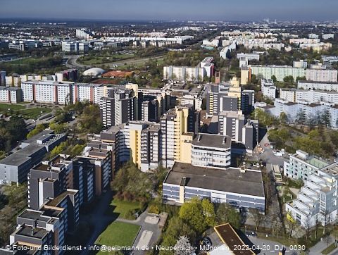 20.04.2024 - Marx-Zentrum, Studentenwohnheim und Wohnanlage Karl-Marx-Ring 52-62 und KMR 53-57c