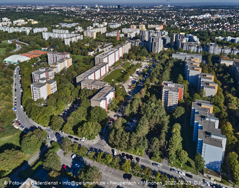 23.09.2022 - Marx-Zentrum, Studentenwohnheim und Wohnanlage Karl-Marx-Ring 52-62 und KMR 53-57c