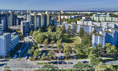 23.09.2022 - Marx-Zentrum, Studentenwohnheim und Wohnanlage Karl-Marx-Ring 52-62 und KMR 53-57c