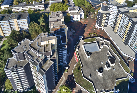 23.09.2022 - Marx-Zentrum, Studentenwohnheim und Wohnanlage Karl-Marx-Ring 52-62 und KMR 53-57c