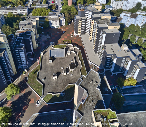 23.09.2022 - Marx-Zentrum, Studentenwohnheim und Wohnanlage Karl-Marx-Ring 52-62 und KMR 53-57c