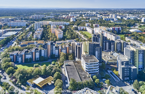 23.09.2022 - Marx-Zentrum, Studentenwohnheim und Wohnanlage Karl-Marx-Ring 52-62 und KMR 53-57c