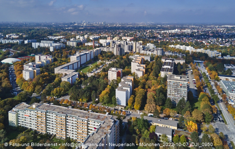 07.10.2022 - Marx-Zentrum, Studentenwohnheim und Wohnanlage Karl-Marx-Ring 52-62 und KMR 53-57c