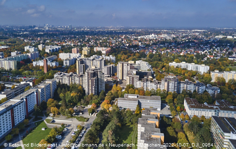 07.10.2022 - Marx-Zentrum, Studentenwohnheim und Wohnanlage Karl-Marx-Ring 52-62 und KMR 53-57c