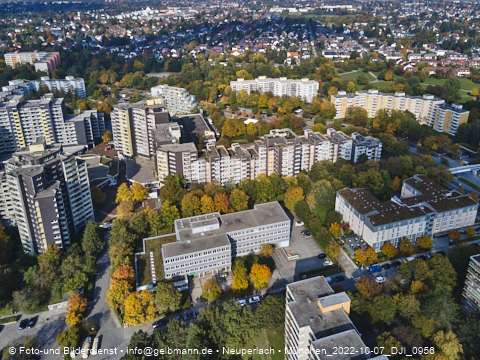 07.10.2022 - Marx-Zentrum, Studentenwohnheim und Wohnanlage Karl-Marx-Ring 52-62 und KMR 53-57c