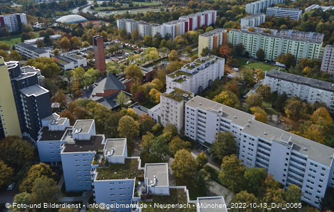 13.10.2022 - Marx-Zentrum, Studentenwohnheim und Wohnanlage Karl-Marx-Ring 52-62 und KMR 53-57c