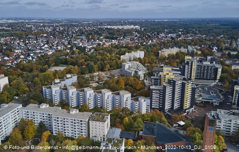 13.10.2022 - Marx-Zentrum, Studentenwohnheim und Wohnanlage Karl-Marx-Ring 52-62 und KMR 53-57c