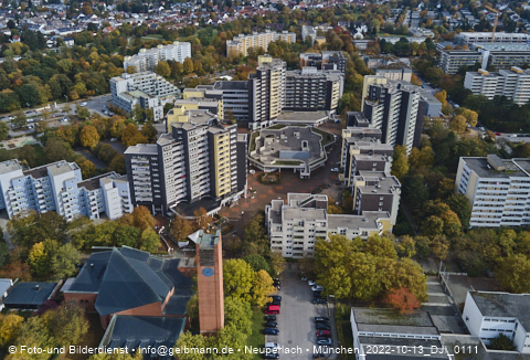 13.10.2022 - Marx-Zentrum, Studentenwohnheim und Wohnanlage Karl-Marx-Ring 52-62 und KMR 53-57c