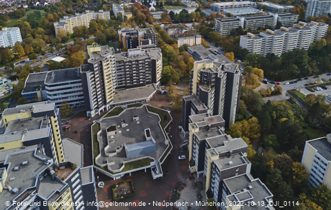 13.10.2022 - Marx-Zentrum, Studentenwohnheim und Wohnanlage Karl-Marx-Ring 52-62 und KMR 53-57c