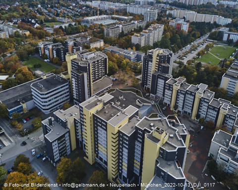 13.10.2022 - Marx-Zentrum, Studentenwohnheim und Wohnanlage Karl-Marx-Ring 52-62 und KMR 53-57c