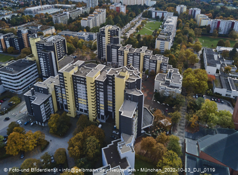 13.10.2022 - Marx-Zentrum, Studentenwohnheim und Wohnanlage Karl-Marx-Ring 52-62 und KMR 53-57c