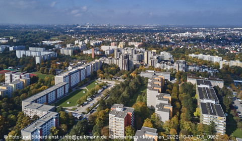 13.10.2022 - Marx-Zentrum, Studentenwohnheim und Wohnanlage Karl-Marx-Ring 52-62 und KMR 53-57c