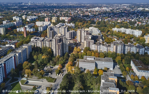 13.10.2022 - Marx-Zentrum, Studentenwohnheim und Wohnanlage Karl-Marx-Ring 52-62 und KMR 53-57c