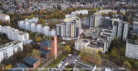 19.11.2022 - Marx-Zentrum, Studentenwohnheim und Wohnanlage Karl-Marx-Ring 52-62 und KMR 53-57c