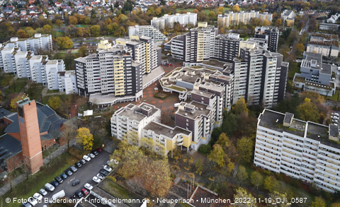 19.11.2022 - Marx-Zentrum, Studentenwohnheim und Wohnanlage Karl-Marx-Ring 52-62 und KMR 53-57c