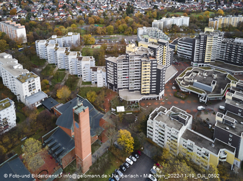 19.11.2022 - Marx-Zentrum, Studentenwohnheim und Wohnanlage Karl-Marx-Ring 52-62 und KMR 53-57c