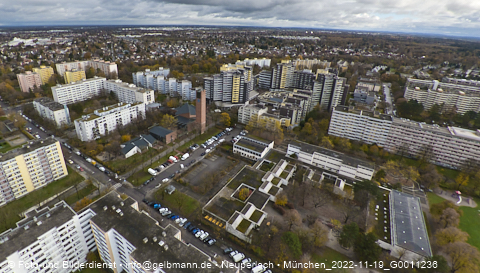 19.11.2022 - Marx-Zentrum, Studentenwohnheim und Wohnanlage Karl-Marx-Ring 52-62 und KMR 53-57c