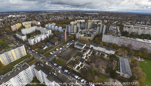 19.11.2022 - Marx-Zentrum, Studentenwohnheim und Wohnanlage Karl-Marx-Ring 52-62 und KMR 53-57c
