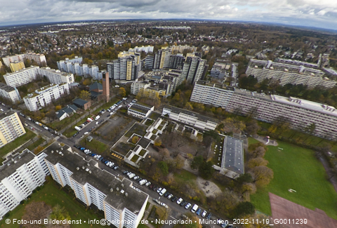 19.11.2022 - Marx-Zentrum, Studentenwohnheim und Wohnanlage Karl-Marx-Ring 52-62 und KMR 53-57c