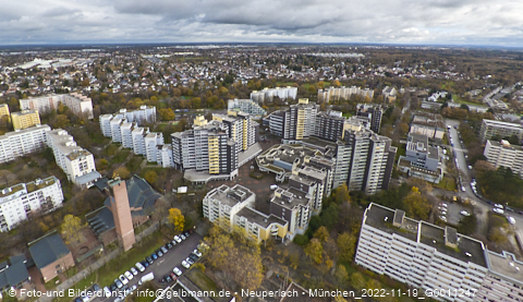 19.11.2022 - Marx-Zentrum, Studentenwohnheim und Wohnanlage Karl-Marx-Ring 52-62 und KMR 53-57c