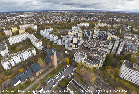 19.11.2022 - Marx-Zentrum, Studentenwohnheim und Wohnanlage Karl-Marx-Ring 52-62 und KMR 53-57c