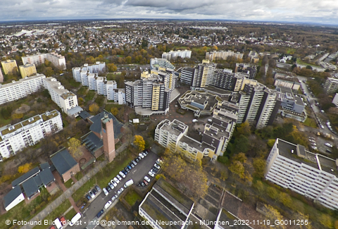 19.11.2022 - Marx-Zentrum, Studentenwohnheim und Wohnanlage Karl-Marx-Ring 52-62 und KMR 53-57c