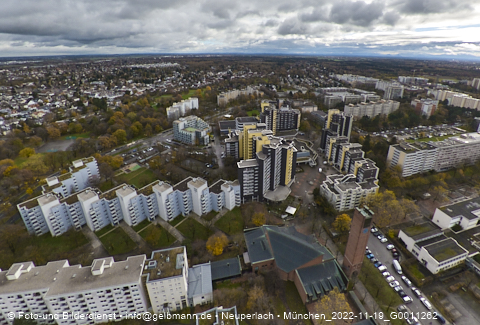 19.11.2022 - Marx-Zentrum, Studentenwohnheim und Wohnanlage Karl-Marx-Ring 52-62 und KMR 53-57c