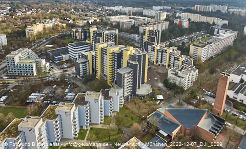 07.12.2022 - Marx-Zentrum, Studentenwohnheim und Wohnanlage Karl-Marx-Ring 52-62 und KMR 53-57c